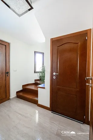 Deniz Manzaralı ve Havuzlu Mükemmel Ev Satılık
